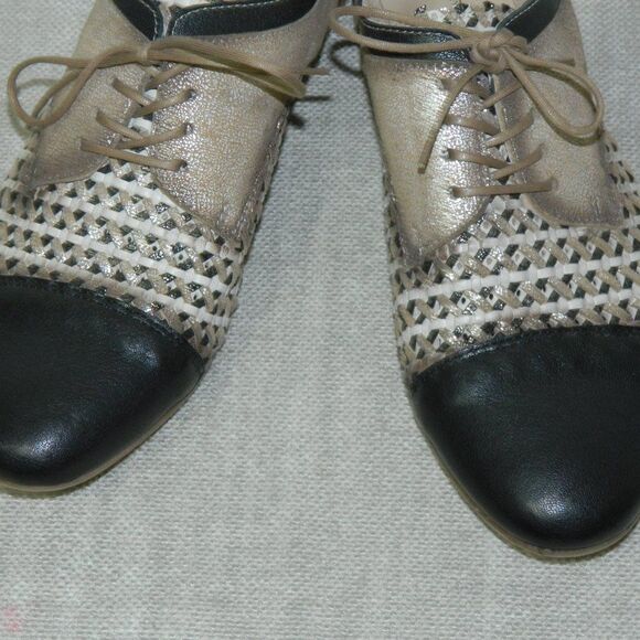 Unity In Diversity Oxford Black Gold Metallic Open Back Flats  Size 39  U.S. 8.5 - Picture 4 of 13